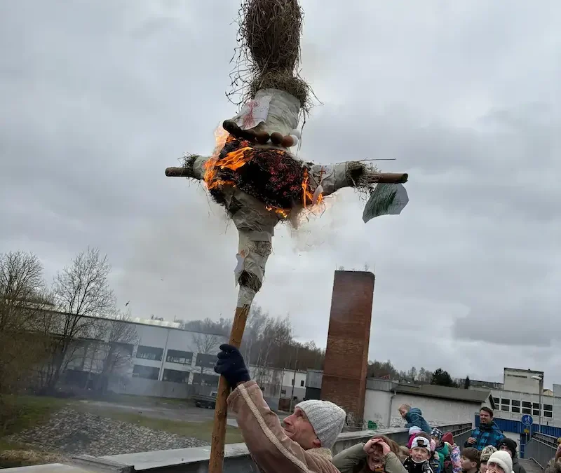Vynášení Moreny: rozloučení se zimou u řeky Ohře